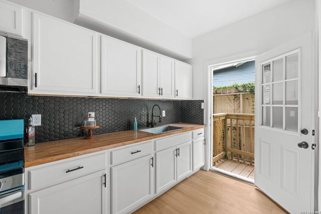 1200 W Magnolia Ave, San Antonio, TX 78201