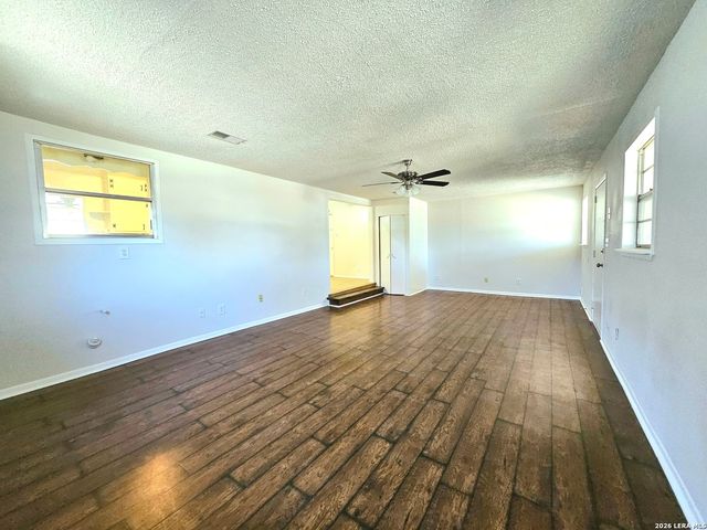 4703 Chedder, San Antonio, TX 78229