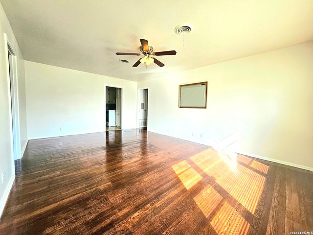 4703 Chedder, San Antonio, TX 78229