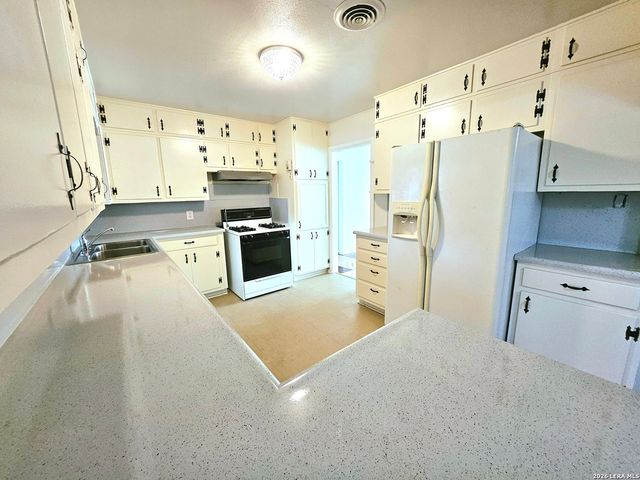 4703 Chedder, San Antonio, TX 78229