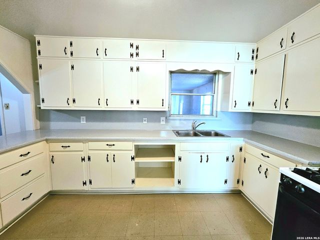 4703 Chedder, San Antonio, TX 78229