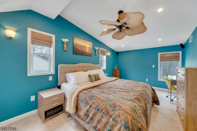 16 Morse Lake Rd, Bloomingdale Boro, NJ 07403