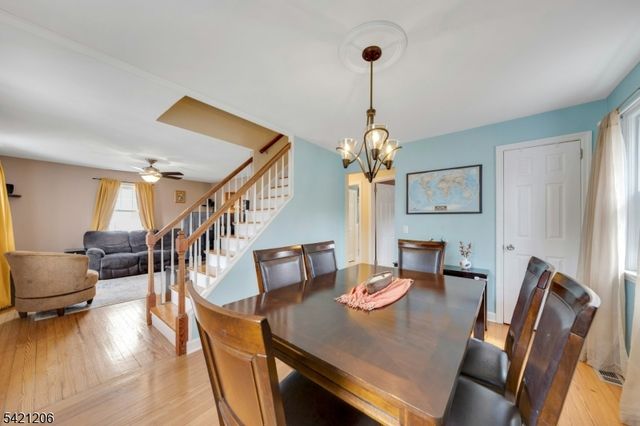 16 Morse Lake Rd, Bloomingdale Boro, NJ 07403