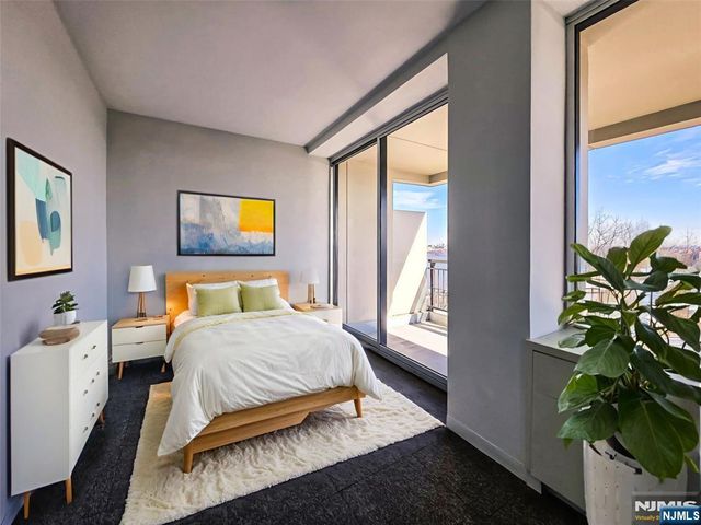 1 Horizon 811, Fort Lee, NJ 07024