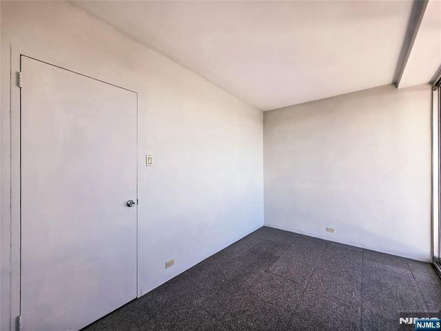 1 Horizon 811, Fort Lee, NJ 07024