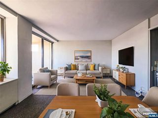 1 Horizon 811, Fort Lee, NJ 07024