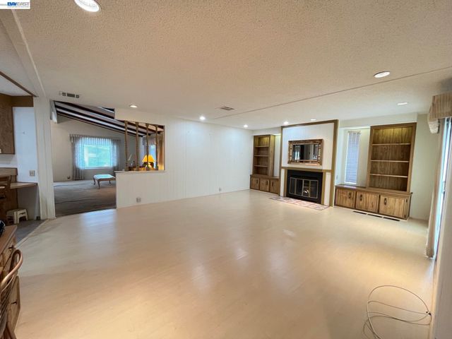 4141 Deep Creek Rd 169, Fremont, CA 94555