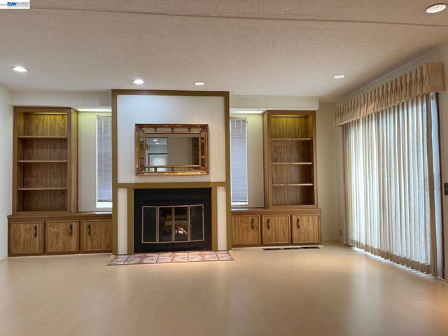 4141 Deep Creek Rd 169, Fremont, CA 94555