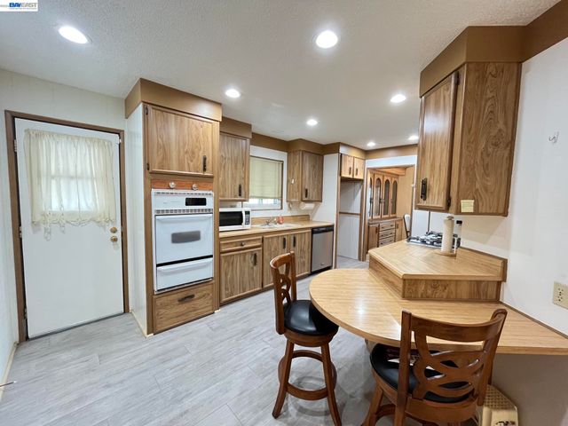 4141 Deep Creek Rd 169, Fremont, CA 94555