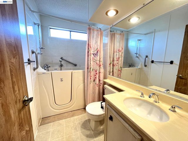 4141 Deep Creek Rd 169, Fremont, CA 94555