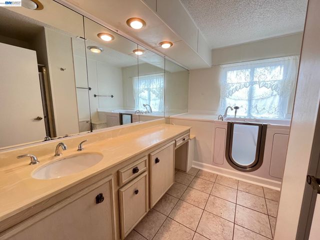 4141 Deep Creek Rd 169, Fremont, CA 94555
