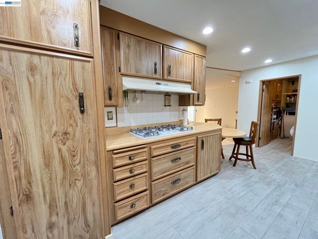 4141 Deep Creek Rd 169, Fremont, CA 94555