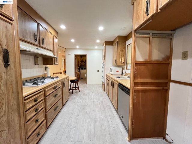 4141 Deep Creek Rd 169, Fremont, CA 94555