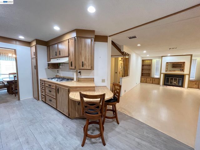 4141 Deep Creek Rd 169, Fremont, CA 94555