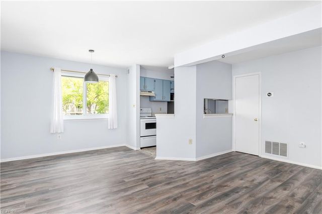 1005 Autumn Woods Ln Apt 108, Virginia Beach, VA 23454