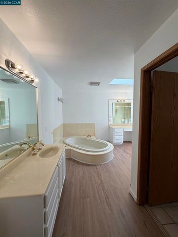 2994 Roundhill Rd, Alamo, CA 94507