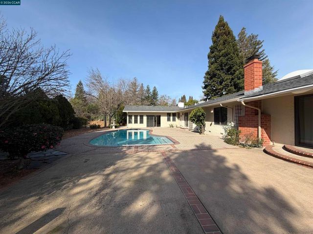 2994 Roundhill Rd, Alamo, CA 94507