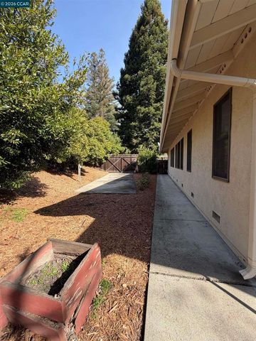 2994 Roundhill Rd, Alamo, CA 94507