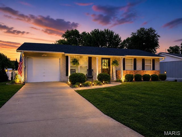 6 Cricklewood Lane, St Peters, MO 63376