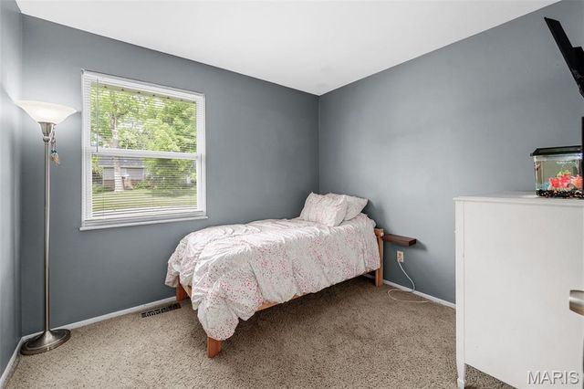 6 Cricklewood Lane, St Peters, MO 63376