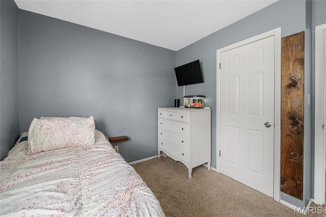 6 Cricklewood Lane, St Peters, MO 63376
