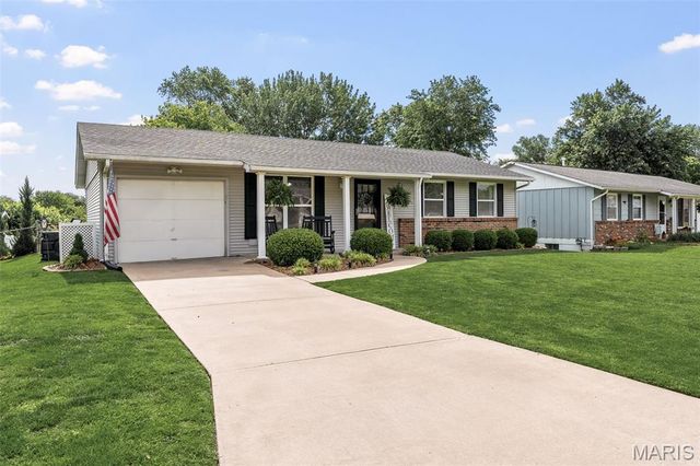 6 Cricklewood Lane, St Peters, MO 63376