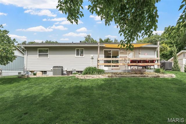 6 Cricklewood Lane, St Peters, MO 63376