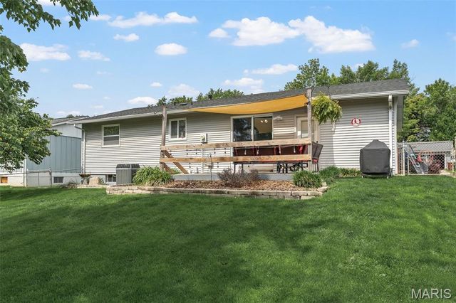 6 Cricklewood Lane, St Peters, MO 63376
