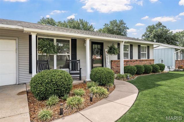 6 Cricklewood Lane, St Peters, MO 63376
