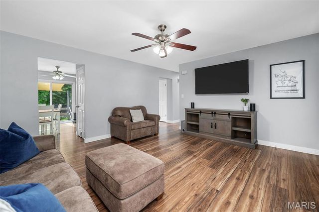 6 Cricklewood Lane, St Peters, MO 63376