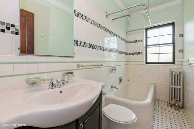 6885 N Overhill Avenue 2, Chicago, IL 60631