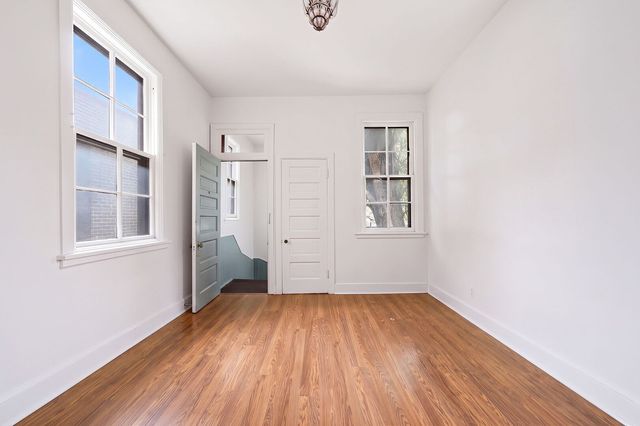 907 W Fullerton Avenue, Chicago, IL 60614