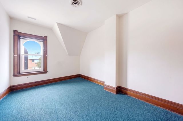 907 W Fullerton Avenue, Chicago, IL 60614