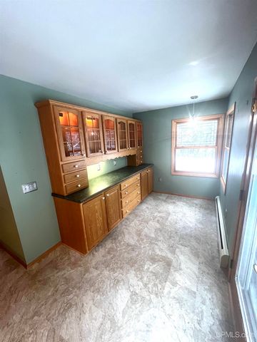 N5686 Jarvinen Road, Eben Junction, MI 49825