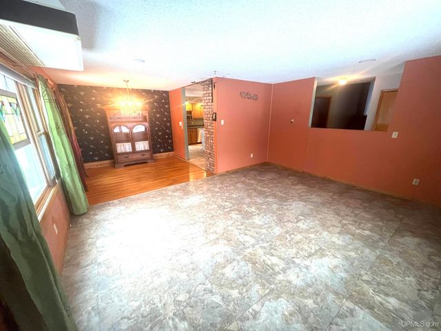 N5686 Jarvinen Road, Eben Junction, MI 49825