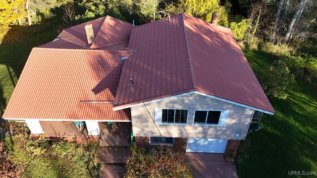 N5686 Jarvinen Road, Eben Junction, MI 49825