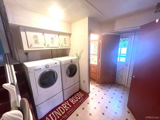 N5686 Jarvinen Road, Eben Junction, MI 49825