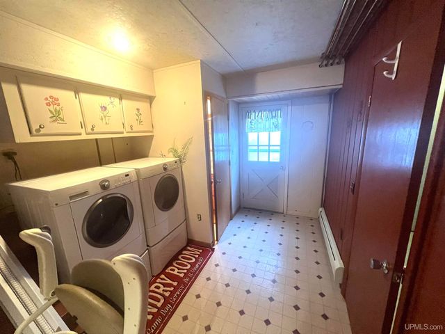 N5686 Jarvinen Road, Eben Junction, MI 49825