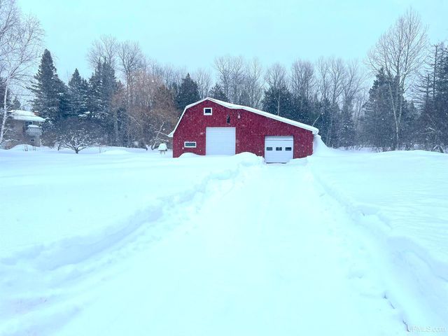 N5686 Jarvinen Road, Eben Junction, MI 49825