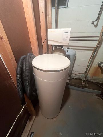 N5686 Jarvinen Road, Eben Junction, MI 49825