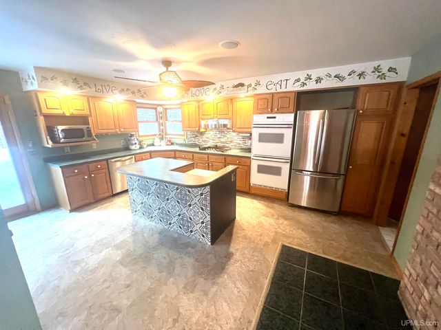 N5686 Jarvinen Road, Eben Junction, MI 49825