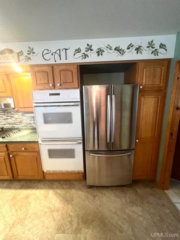 N5686 Jarvinen Road, Eben Junction, MI 49825