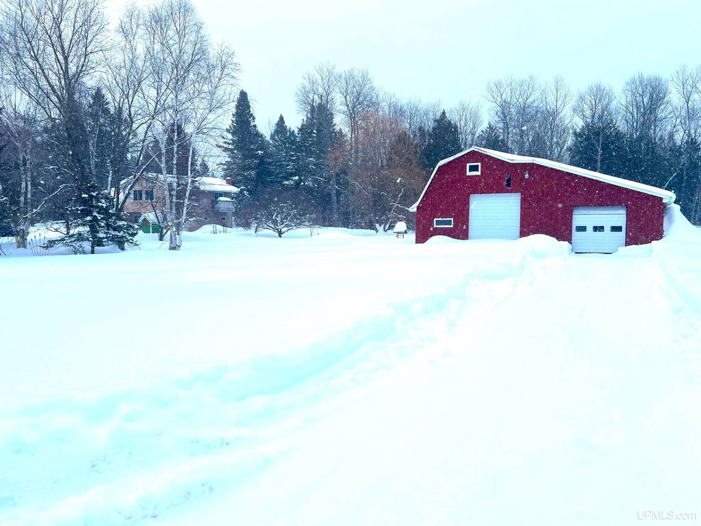 N5686 Jarvinen Road, Eben Junction, MI 49825