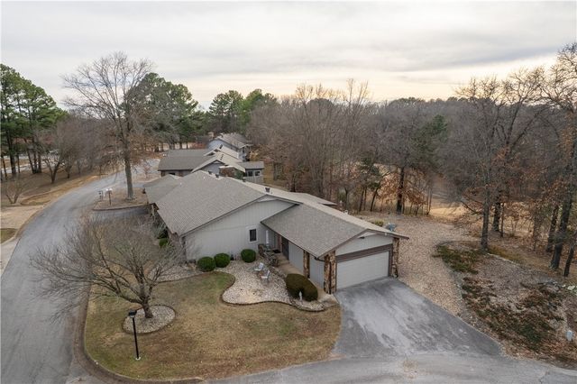 11 Fairway Drive, Bella Vista, AR 72714