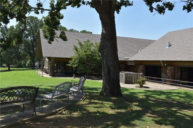 11 Fairway Drive, Bella Vista, AR 72714