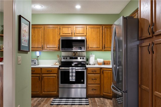 11 Fairway Drive, Bella Vista, AR 72714