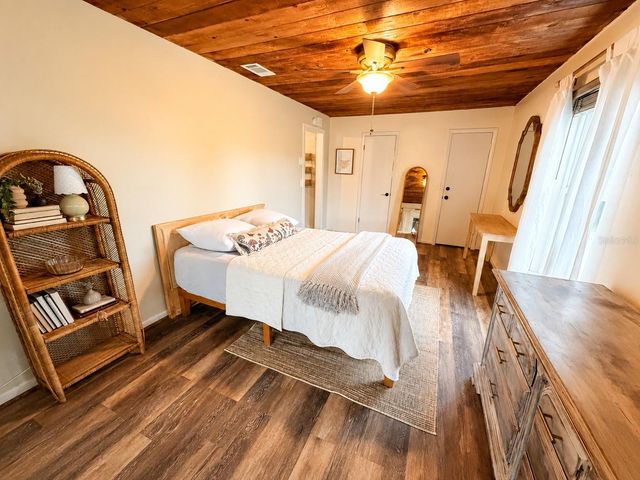 9100 DEBBIE LANE, Hudson, FL 34669