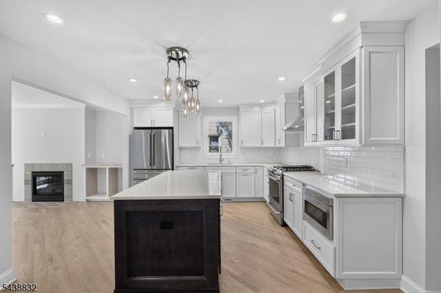 642 Roosevelt St, Westfield Town, NJ 07090
