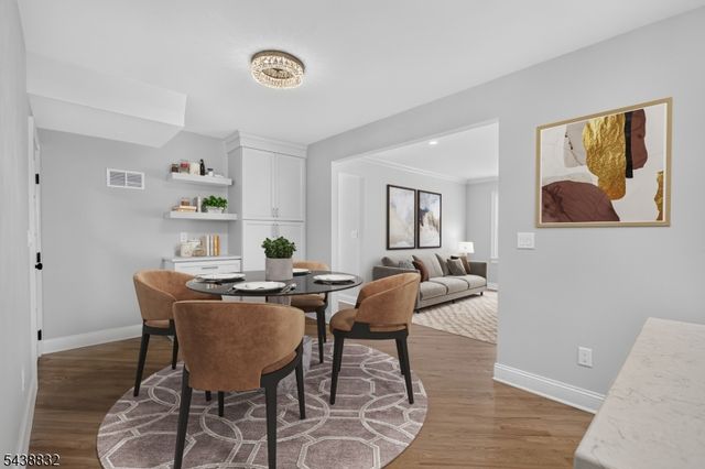 642 Roosevelt St, Westfield Town, NJ 07090