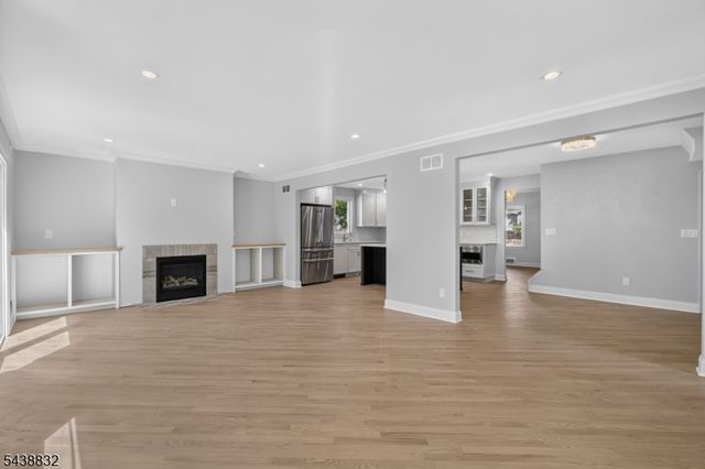 642 Roosevelt St, Westfield Town, NJ 07090